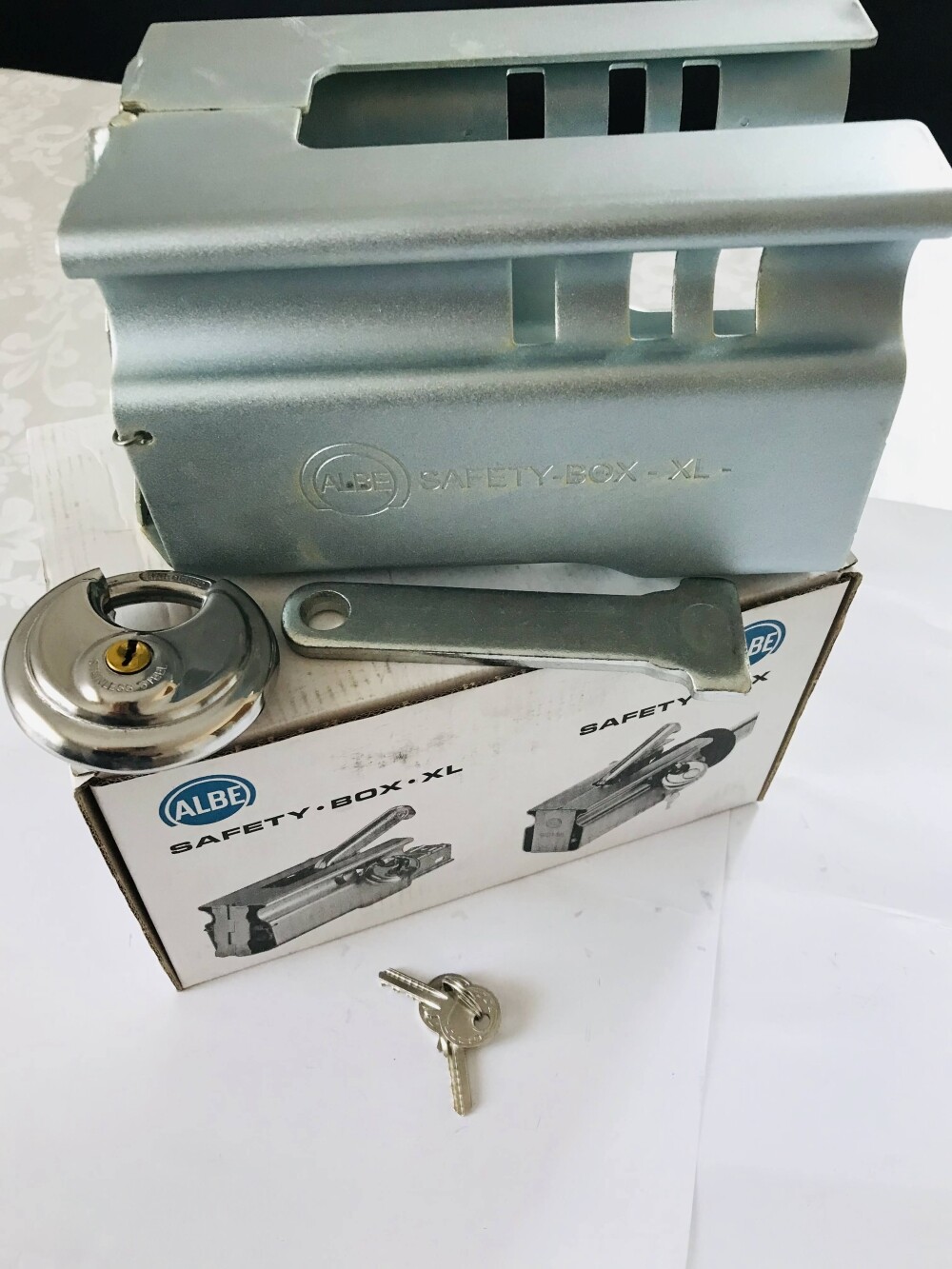 Diebstahlschutz SafetyBox XL aufklappbar Kastenschloss Diebstahlsiche PKW Anhäng – Bild 3