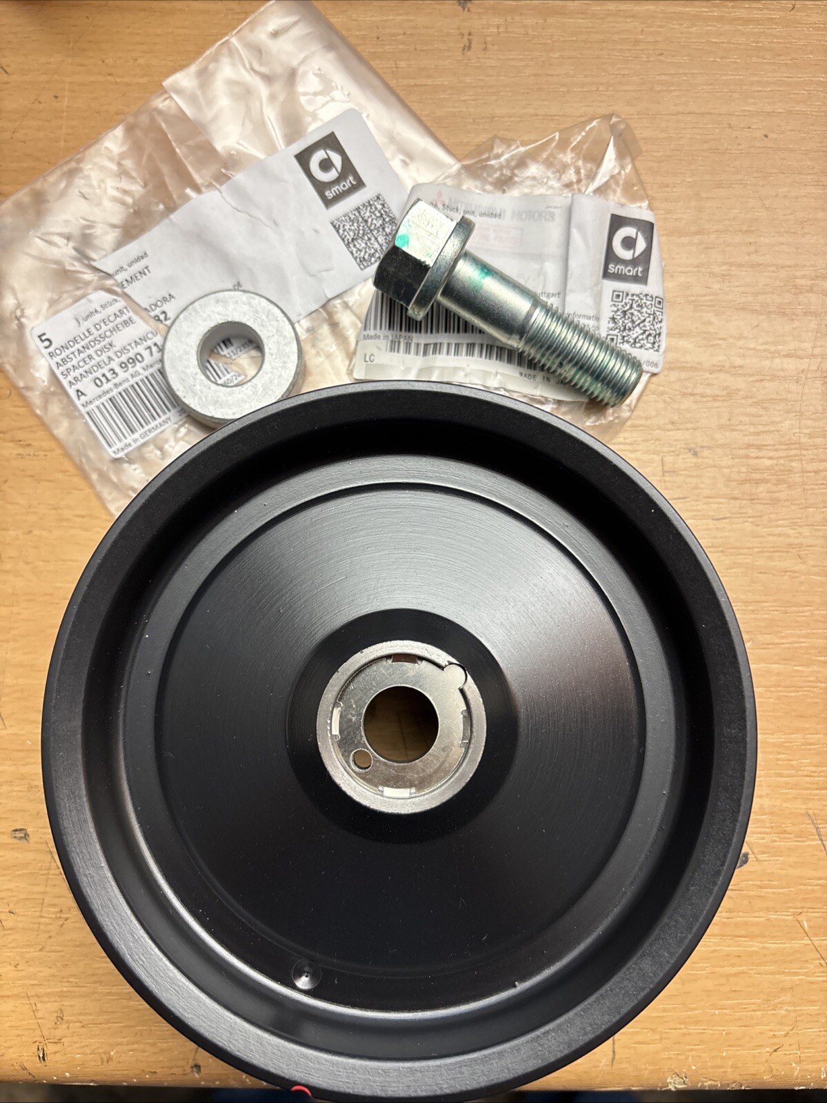 Für SMART 451 MHD Riemenscheibe inkl. Schraube Scheibe Teilenummer A1320300568 – Bild 2